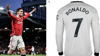 Áo đấu 'cạch mặt' Ronaldo tại Man United được bán với giá khủng