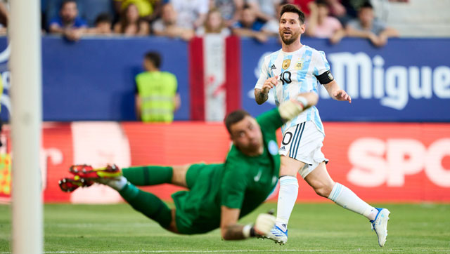 Messi đã có 6 bàn tại các kỳ World Cup, kém bậc đàn anh Batistuta (ảnh chủ) 4 bàn