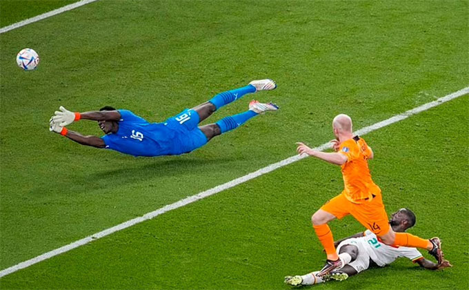 Cầu thủ vào sân thay người Klaassen ấn định chiến thắng cách biệt cho Hà Lan
