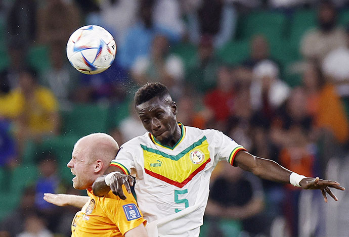 Senegal (phải) đủ sức đánh bại đội chủ nhà tối nay