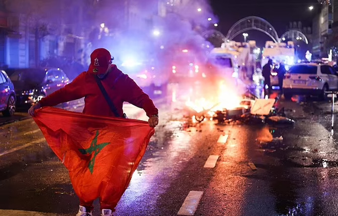 Những NHM nhập cư Morocco gây bạo loạn tại Bỉ