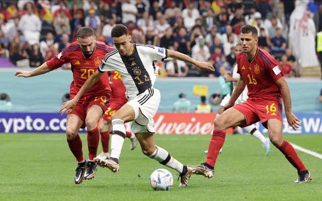 Đức và Tây Ban Nha chia điểm trong sau trận hòa 1-1