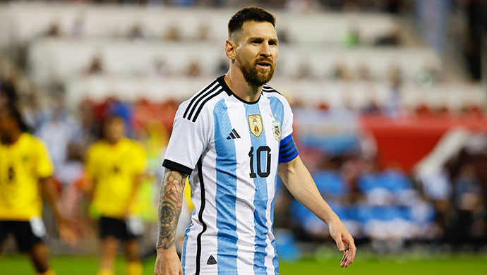 Messi không sang Mỹ 'dưỡng già'