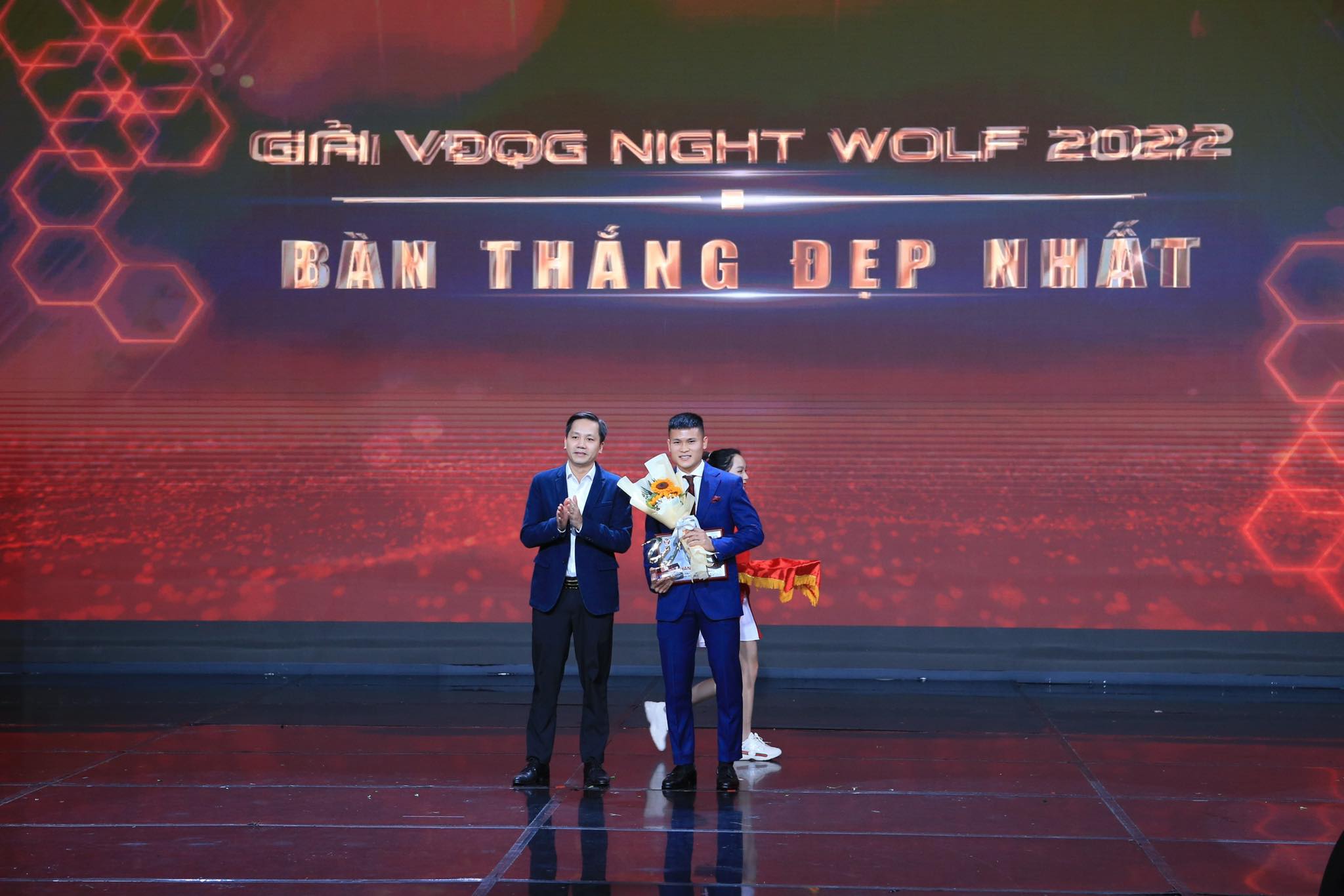 Tuấn Hải là chủ nhân của giải thưởng bàn thắng đẹp nhất giải - Ảnh: Đức Cường 