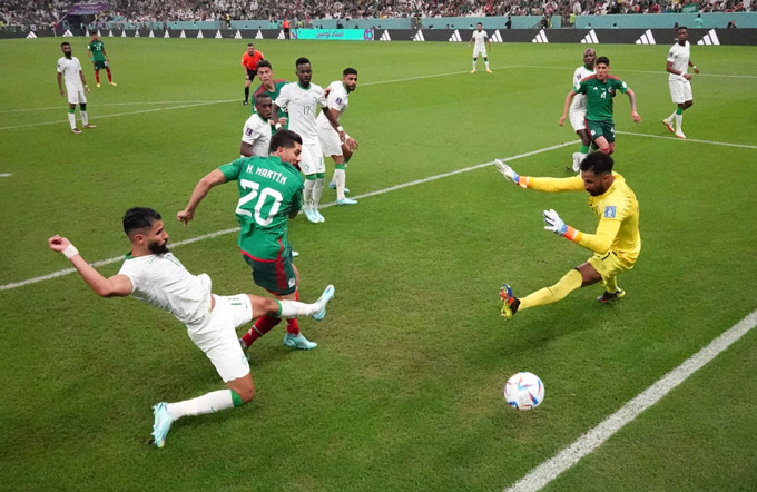 Martin mở tỷ số trận Saudi Arabia vs Mexico ở phút 47