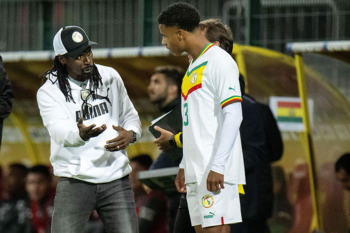 HLV Cisse đang giúp Senegal trở thành một tập thể kiên cường