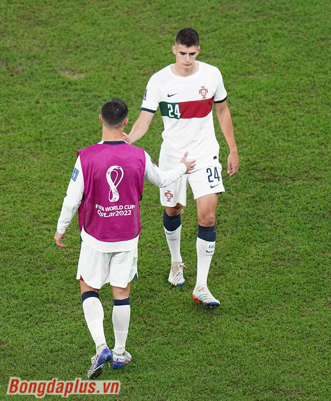 Tiền đạo Bồ Đào Nha sau đó động viên toàn đội khi Bồ Đào Nha thua ngược 1-2 trước Hàn Quốc. Dẫu sao, Bồ Đào Nha vẫn đứng đầu bảng và giành quyền vào vòng 1/8 gặp Thụy Sỹ 