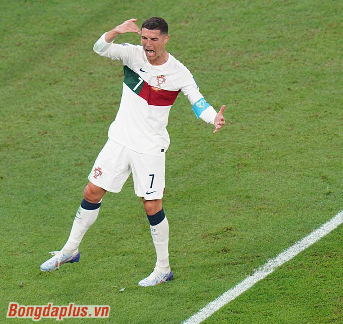 Ronaldo thất vọng sau một tình huống không được đồng đội "dọn cỗ" 