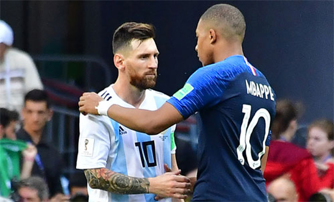 Messi và Mbappe vừa phải căng mình để giành chức vô địch World Cup vừa phải lo mang về danh hiệu Champions League