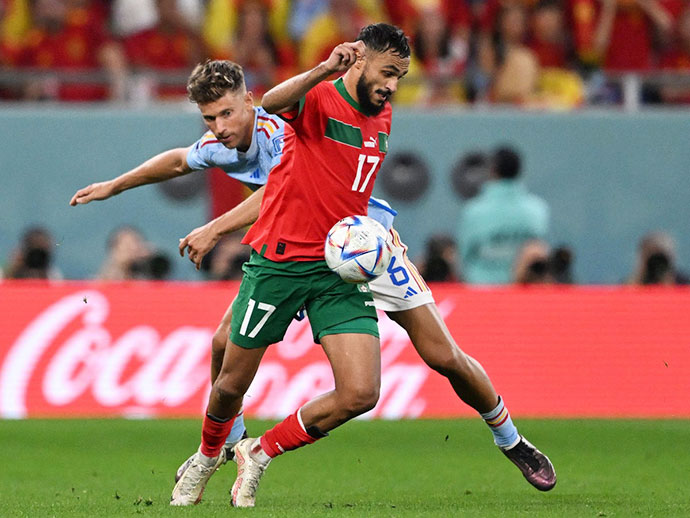 Tiền vệ Boufal (17) của ĐT Morocco có thể cho bất cứ hậu vệ nào cũng phải “ngửi khói”