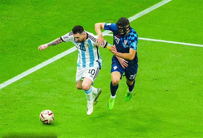 Gvardiol bất lực trước sự lắt léo của Messi