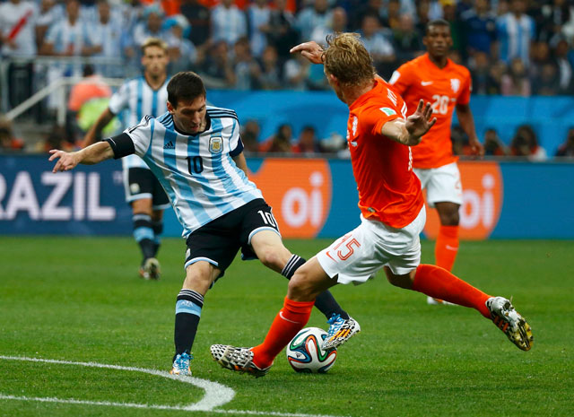 Trận Argentina (trái) thắng Hà Lan ở bán kết World Cup 2014