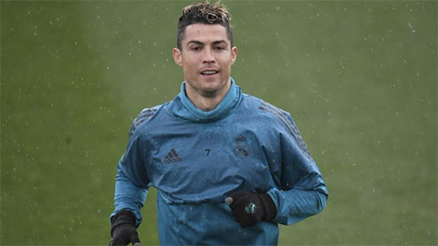 Ronaldo không nghỉ ngơi, điên cuồng tập luyện tại... Real Madrid