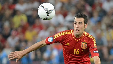 Sergio Busquets chia tay ĐT Tây Ban Nha ở tuổi 34