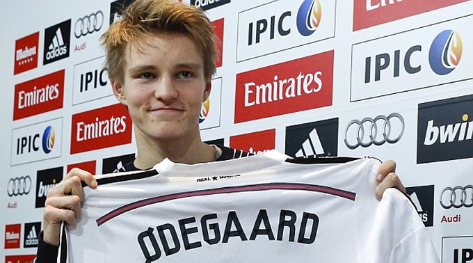Odegaard là người mở màn cho trào lưu mua cầu thủ trẻ tiềm năng của Real
