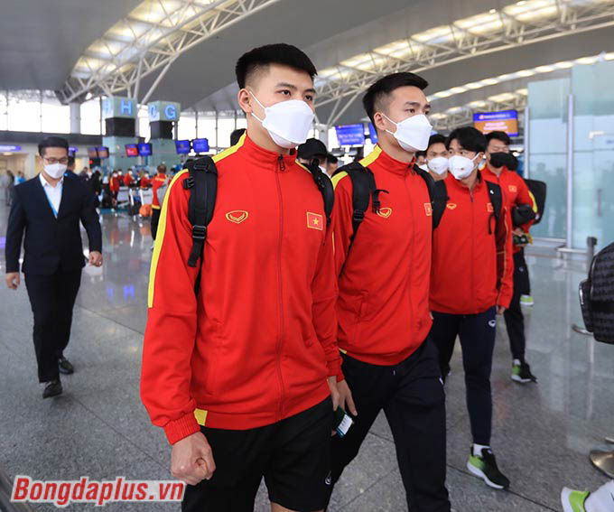 Hàng thủ ĐT Việt Nam được đặt niềm tin vào cặp đôi trung vệ trẻ tuổi Thanh Bình và Việt Anh 