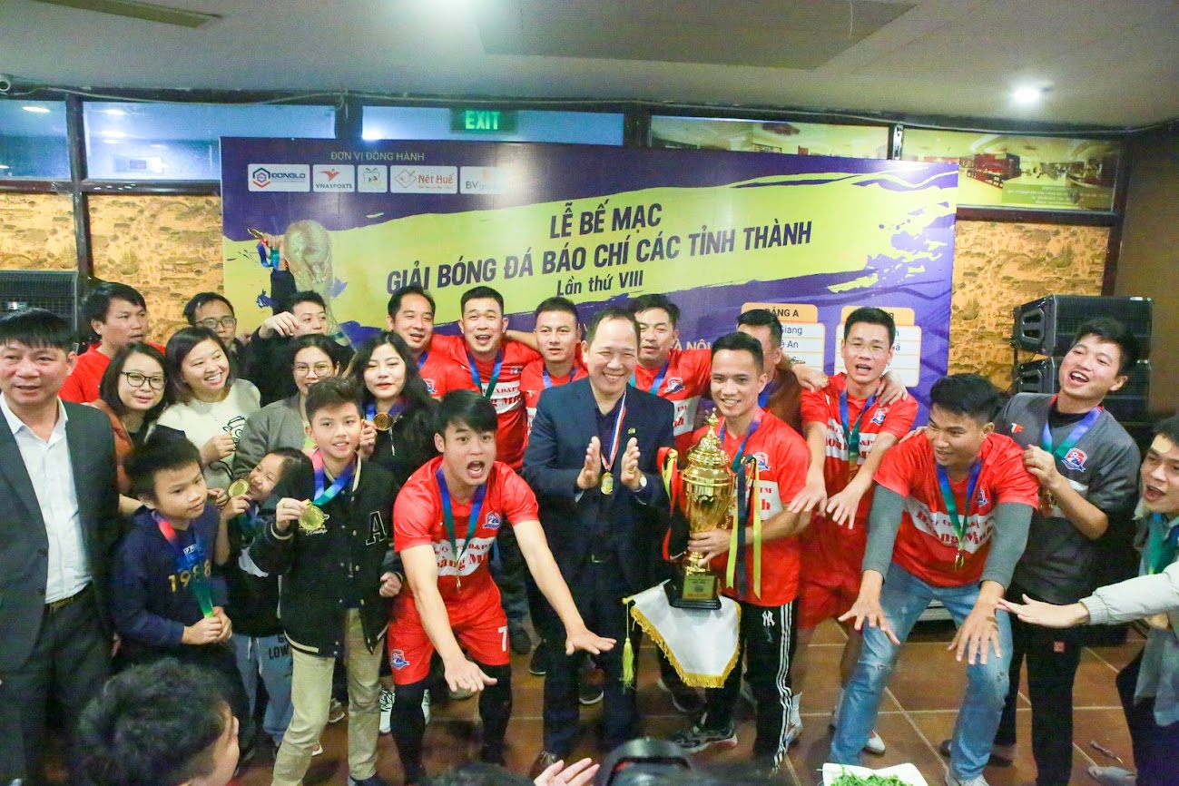 FC Báo chí Nghệ Tĩnh là đội vô địch giải năm nay