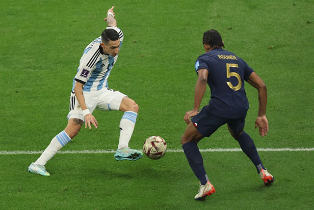 Argentina sẽ luân chuyền bóng từ phải qua trái để đặt Di Maria vào những pha 1 đối 1 với hậu vệ đối phương