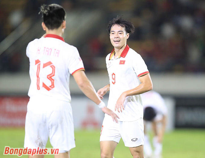 Đây mới là bàn thắng đầu tiên tại AFF Cup trong sự nghiệp của Văn Toàn