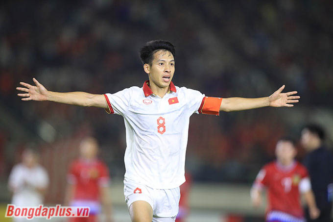 Hùng Dũng giúp Việt Nam khép lại hiệp 1 với bàn thắng ở phút 43