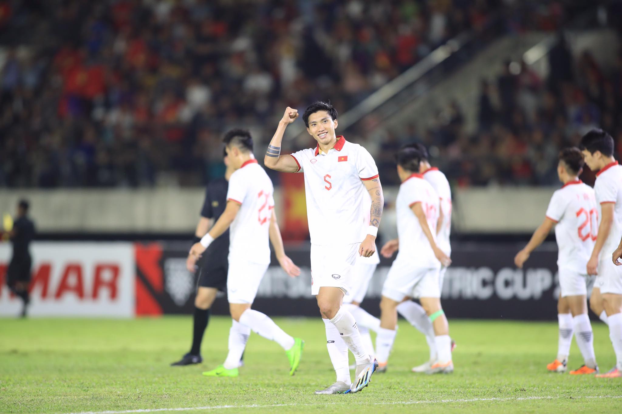 ĐT Việt Nam có sự khởi đầu tốt khi thắng đậm Lào 6-0 ở AFF Cup 2022 - Ảnh: Minh Tuấn 