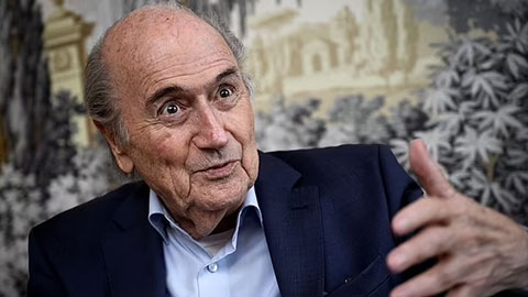 Cựu chủ tịch FIFA Blatter chỉ trích kế hoạch 'điên rồ' của Infantino