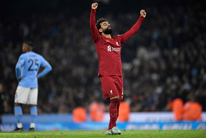 Salah gỡ hòa 2-2 ở phút 48 nhưng không đủ để giúp Liverpool thoát thua