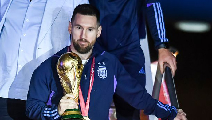 PSG không tán đồng việc Messi khoe cúp thế giới ở sân Công viên các Hoàng tử