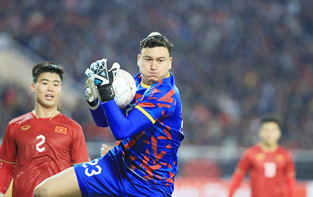 Văn Lâm đã có nhiều tình huống cản phá đẹp mắt trong trận đấu với Malaysia - Ảnh: Tuấn Cường