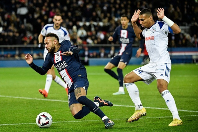 Neymar chơi không tốt ở trận PSG thắng Strassbourg