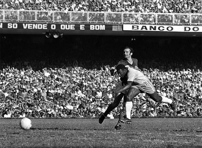 Ngày 18/7/1971 ở Rio de Janeiro, Pele chơi trận cuối cùng cho Brazil trước Nam Tư