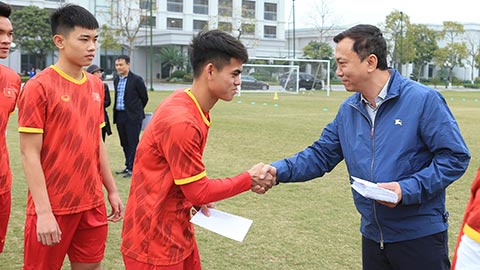 Chủ tịch VFF Trần Quốc Tuấn thăm, động viên U20 Việt Nam
