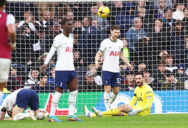 Hàng thủ Tottenham ngày càng mắc nhiều sai lầm trực tiếp dẫn đến bàn thua