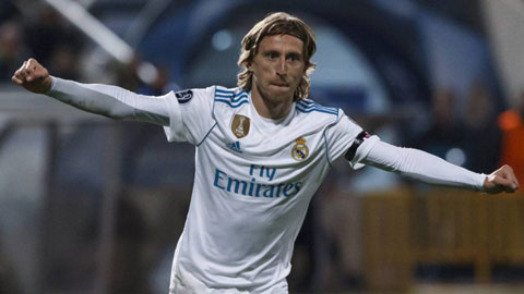 Từ chối sang Saudi Arabia cùng Ronaldo, Modric ở lại Real Madrid