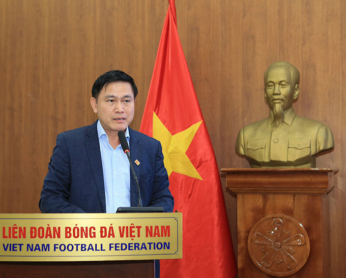 Ông Trần Anh Tú - Phó Chủ tịch VFF, Chủ tịch HĐQT VPF gửi lời cảm ơn, chúc sức khỏe các phóng viên tham dự buổi gặp gỡ chiều 4/1.