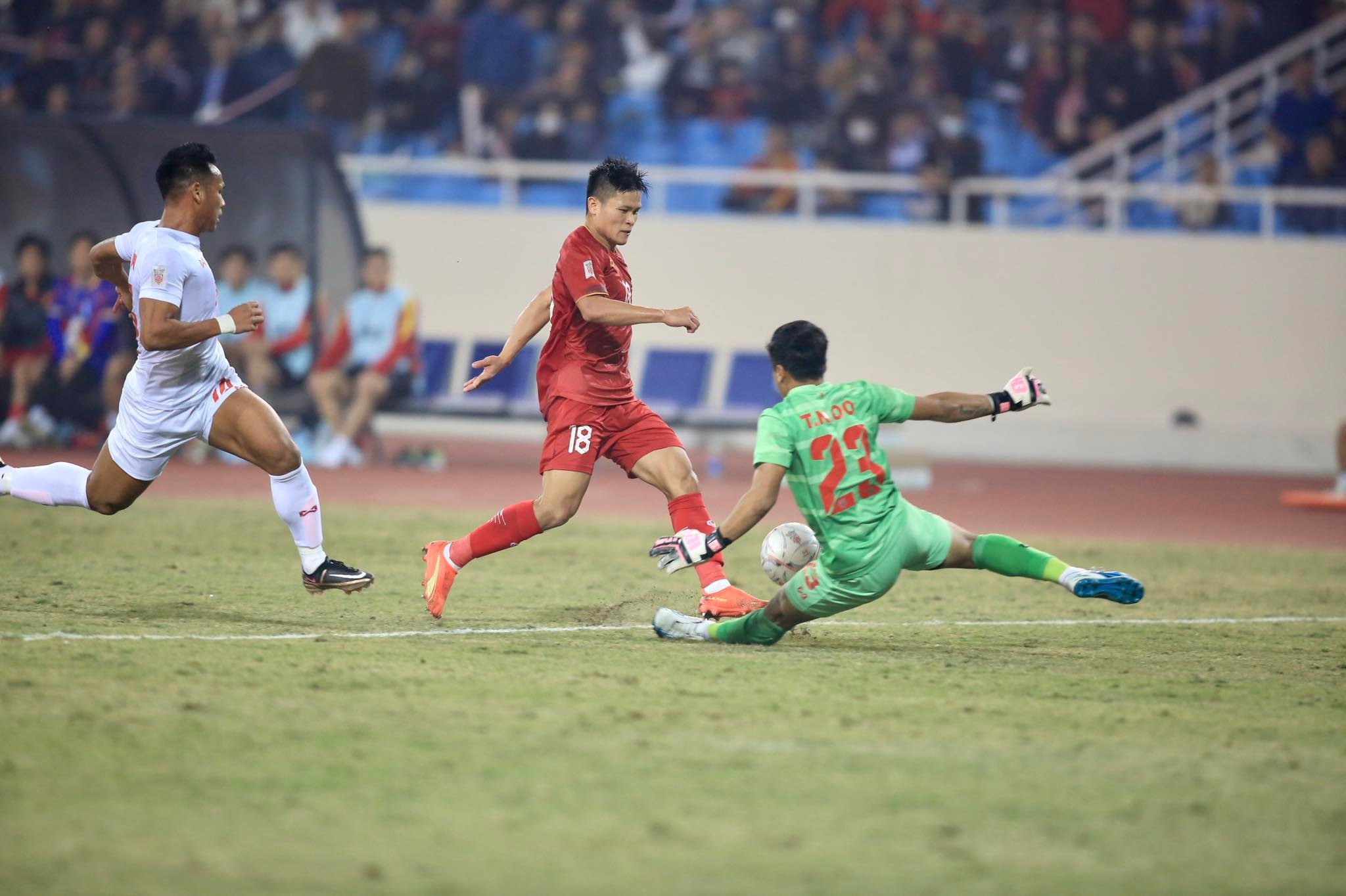 Tuấn Hải được bầu chọn là cầu thủ xuất sắc nhất trận Việt Nam thắng Myanmar 3-0 - Ảnh: Minh Tuấn 