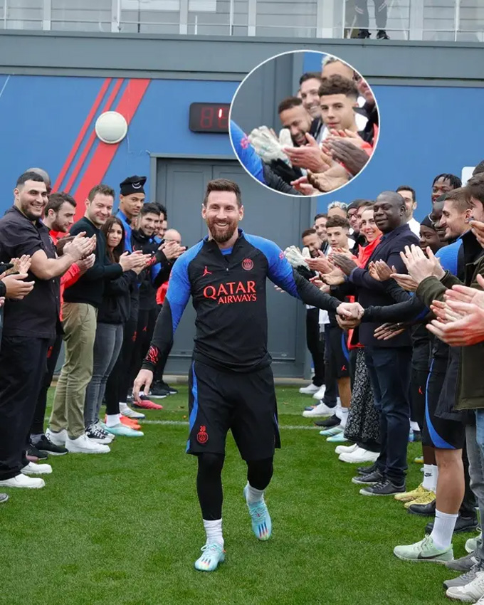 Neymar cười rất tươi khi chào đón Messi