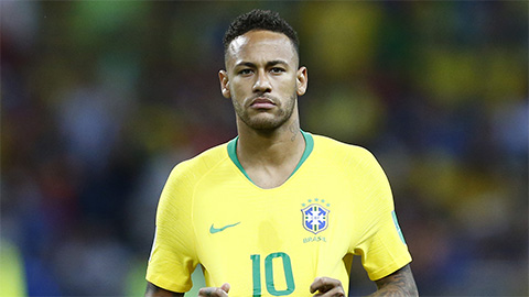 Ronaldo, Neymar và Kaka bị chỉ trích vì không dự tang lễ Pele