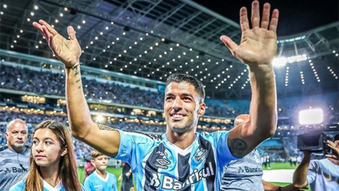 Suárez: 'Fui expulsado del Barça por mi estrecha amistad con Messi', Messi guía a Luis Suárez para elegir Gremio y ahora Suárez Miami 3