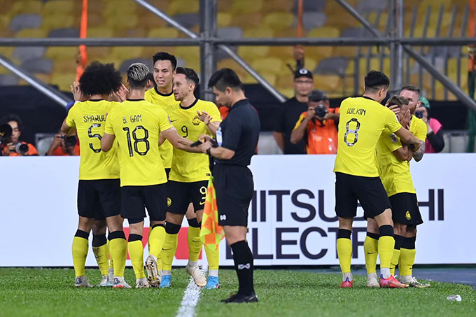 Malaysia bất ngờ ghi bàn vào lưới Thái Lan ở đầu trận - Ảnh: FAT 