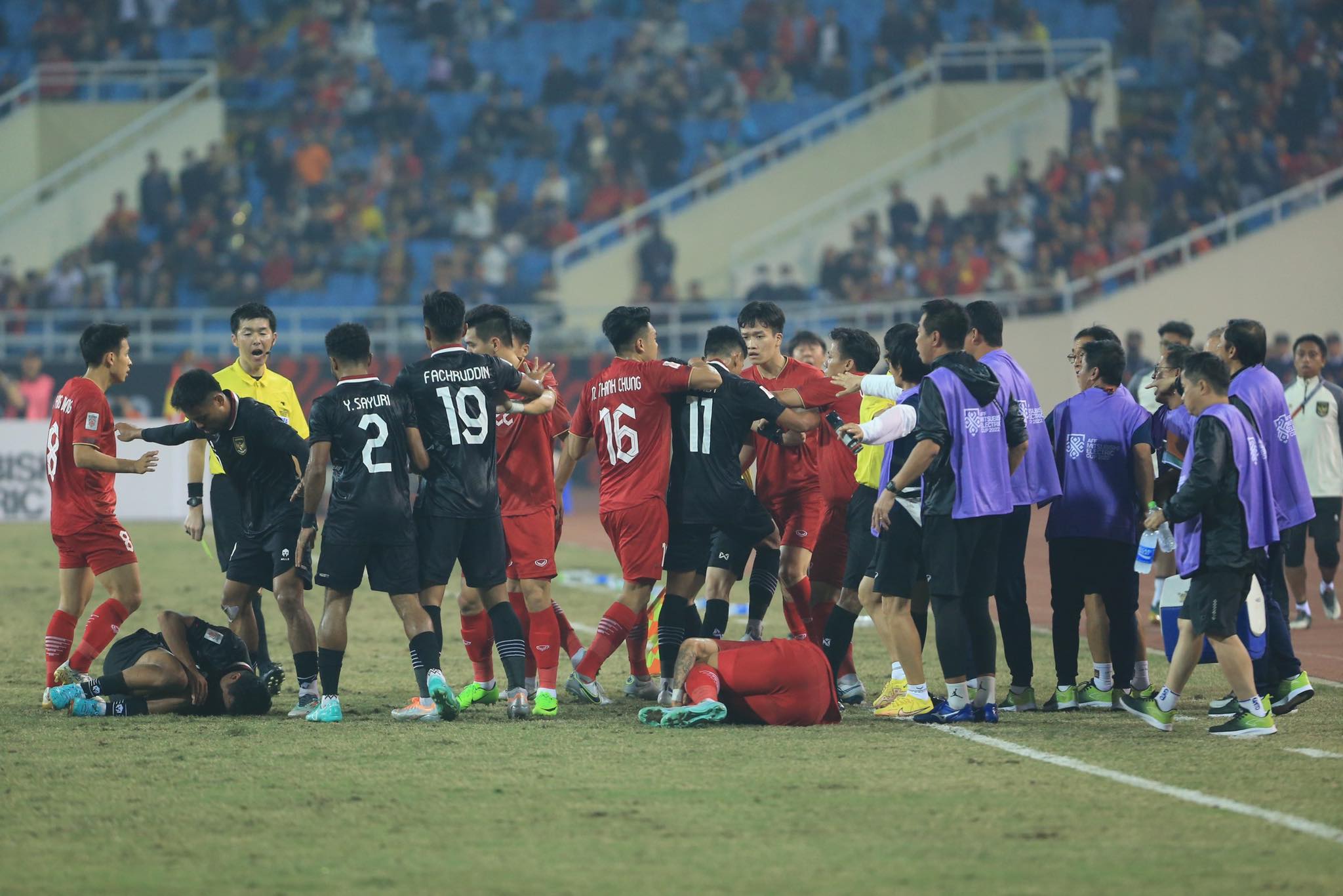 Cầu thủ Indonesia vấp phải sự chỉ trích nặng nề vì lối chơi không fair-play trước ĐT Việt Nam - Ảnh: Đức Cường 