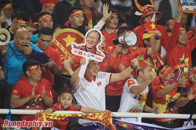 Người hâm mộ kỳ vọng ĐT Việt Nam thắng đậm Indonesia 