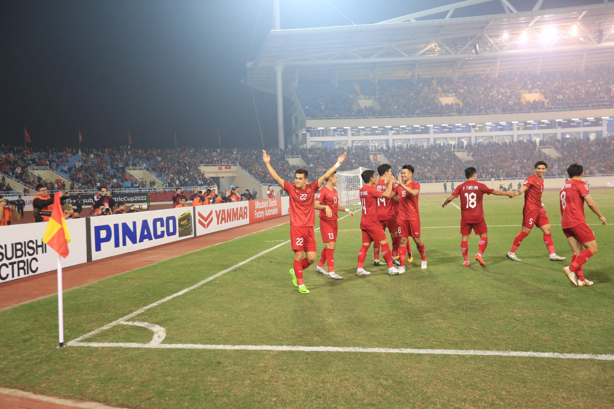 ĐT Việt Nam đứng trước cơ hội lớn lần thứ 3 vô địch AFF Cup - Ảnh: Đức Cường 