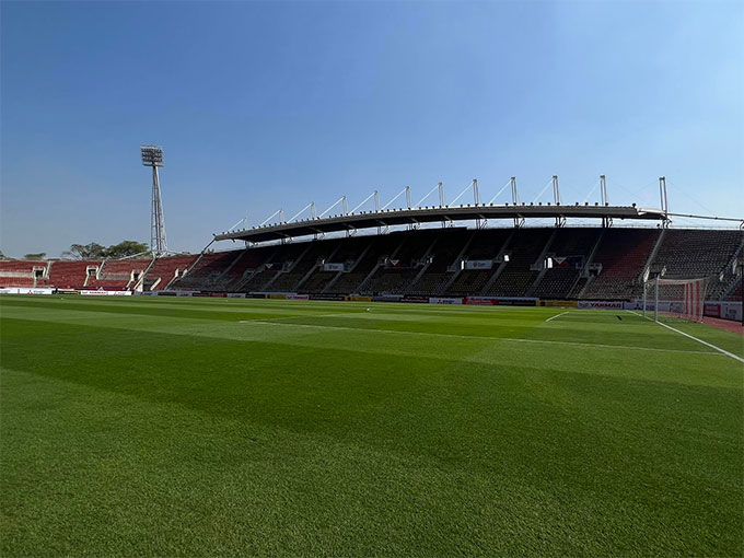 ĐT Thái Lan chọn sân Thammasat làm sân nhà tại AFF Cup 2022. Sân này thuộc thành phố Rangsit (tỉnh Pathum Thani), có có sức chứa khoảng 25.000 người.