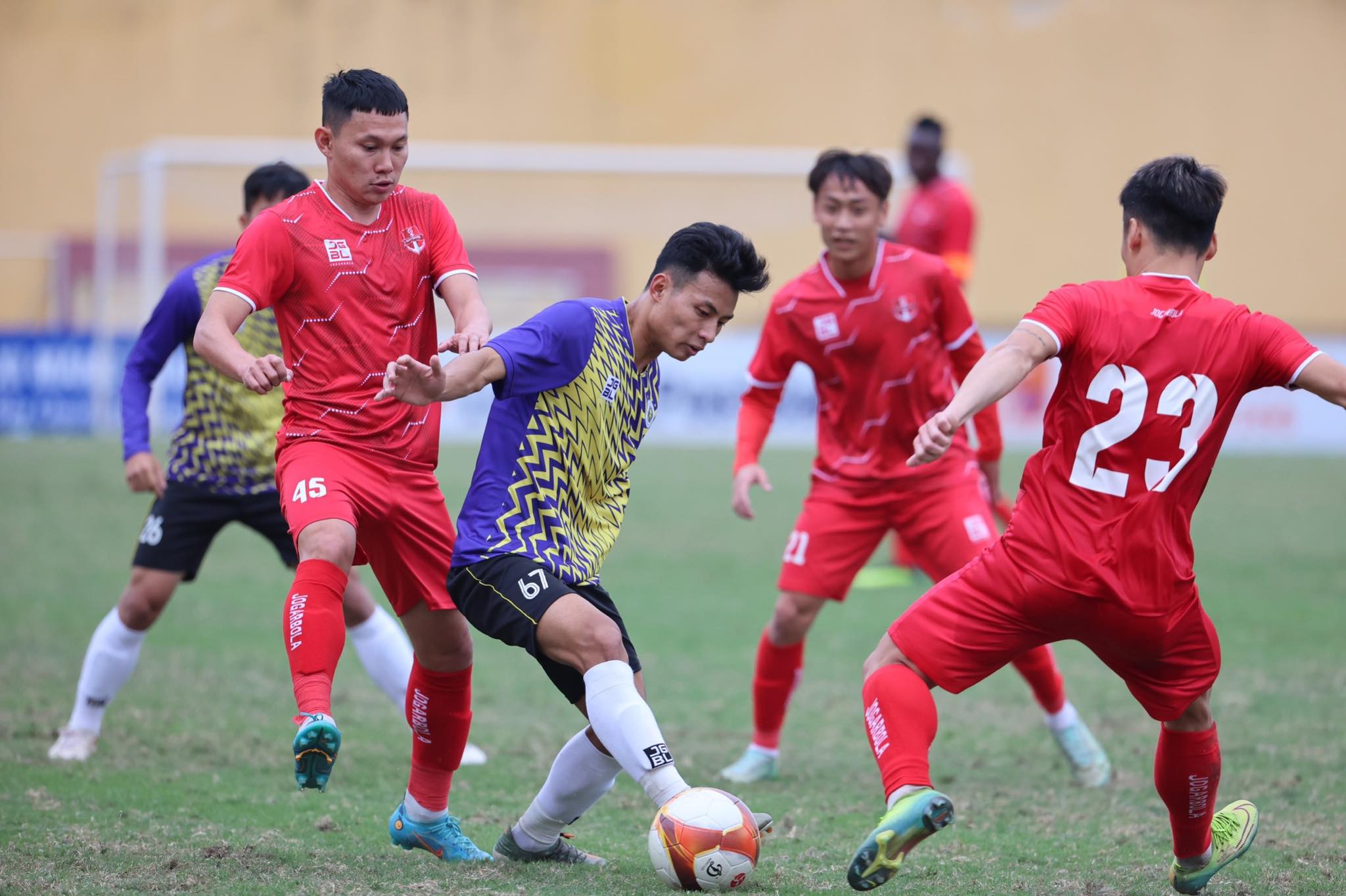 Hà Nội FC trình làng nhiều cầu thủ trẻ ở giải giao hữu tứ hùng mới đây - Ảnh: Đức Cường 