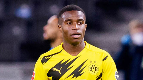 Moukoko sắp gia hạn với Dortmund