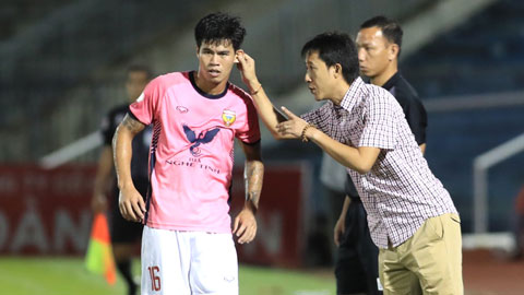 HLV Nguyễn Thành Công được kỳ vọng giúp Hà Tĩnh lột xác ở V.League 2023 - Ảnh: Đức Cường 