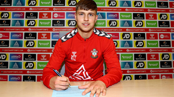 Lewis Payne vừa ký hợp đồng mới với Southampton