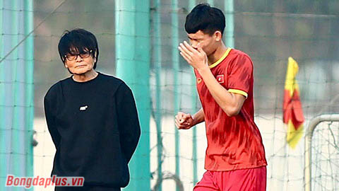Cánh tay phải của HLV Park Hang Seo bất ngờ xuất hiện ở U20 Việt Nam 