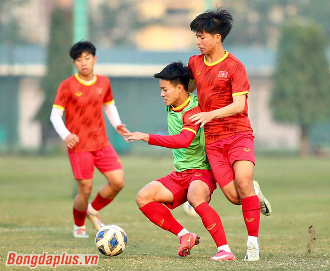 Trong tuần đầu tiên tại Trung tâm đào tạo bóng đá trẻ Việt Nam, các cầu thủ sẽ được tập trung rèn thể lực trước khi bước sang phần rà soát sơ đồ chiến thuật kết hợp thi đấu giao hữu hai trận với một đến hai đội hạng Nhất chất lượng.